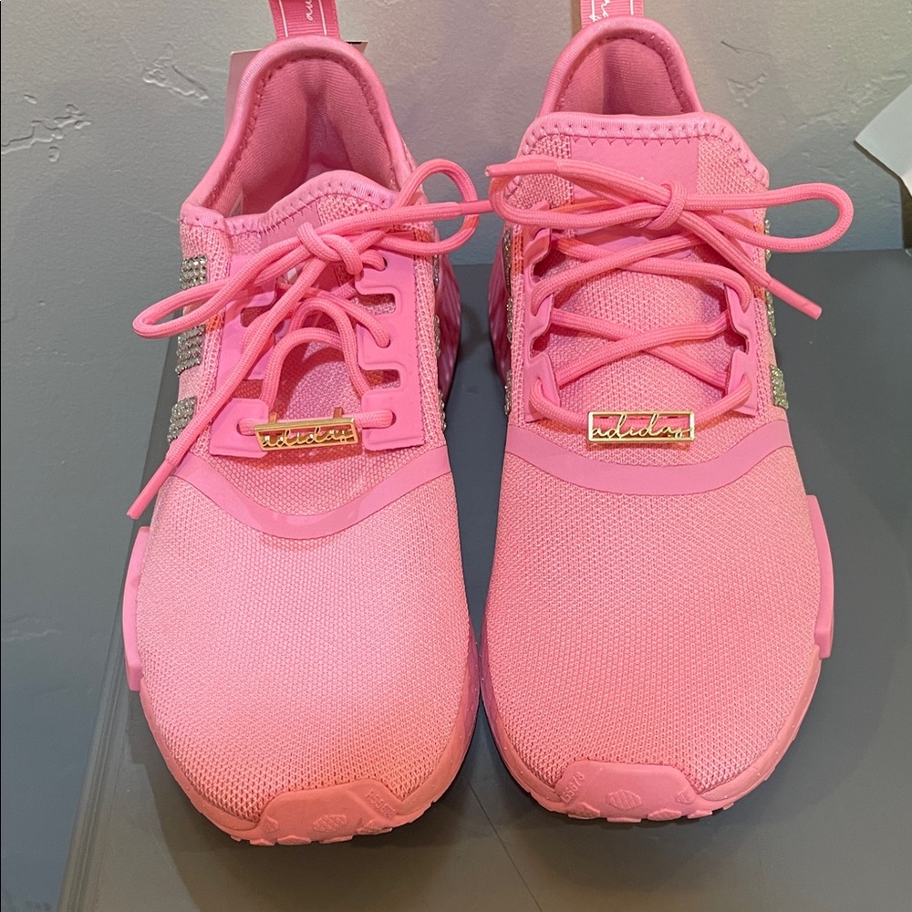 adidas Women’s Pink/Green/Blue Sneakers youth size 7, women’s 8.5